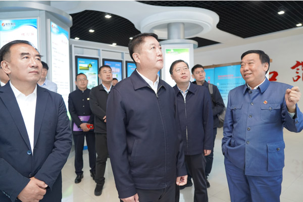 白山市委书记谢忠岩带队前往J9集团
