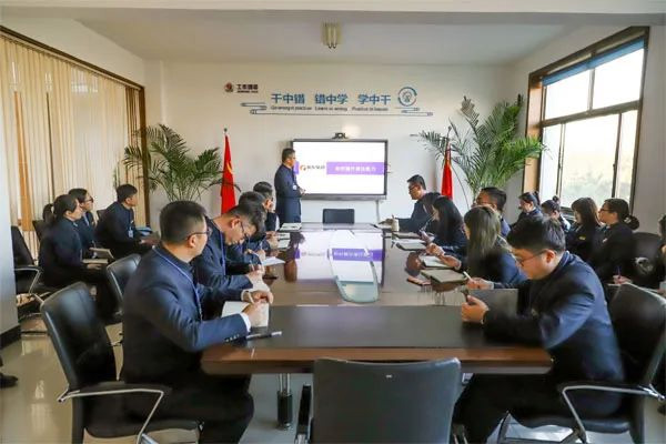 J9集团活动结束后组织“差距会”